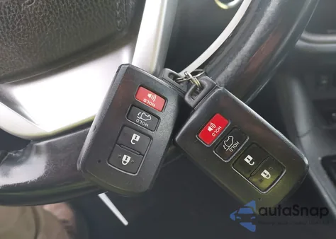 2018 Toyota Highlander Xle z USA, uszkodzony, nr VIN 5TDJZRFH3JS855205